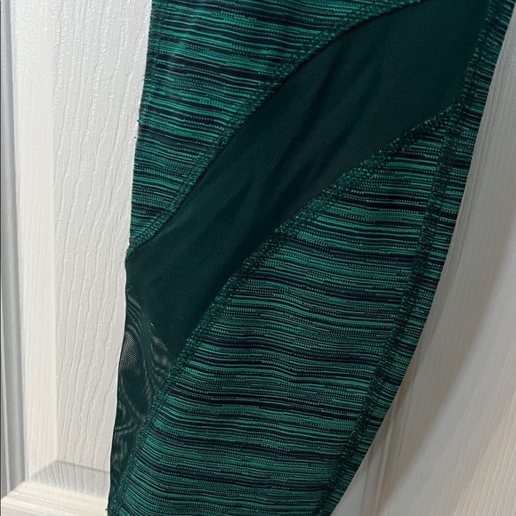 Lululemon Athletica Green Striped Leggings - Picture 2 of 7
